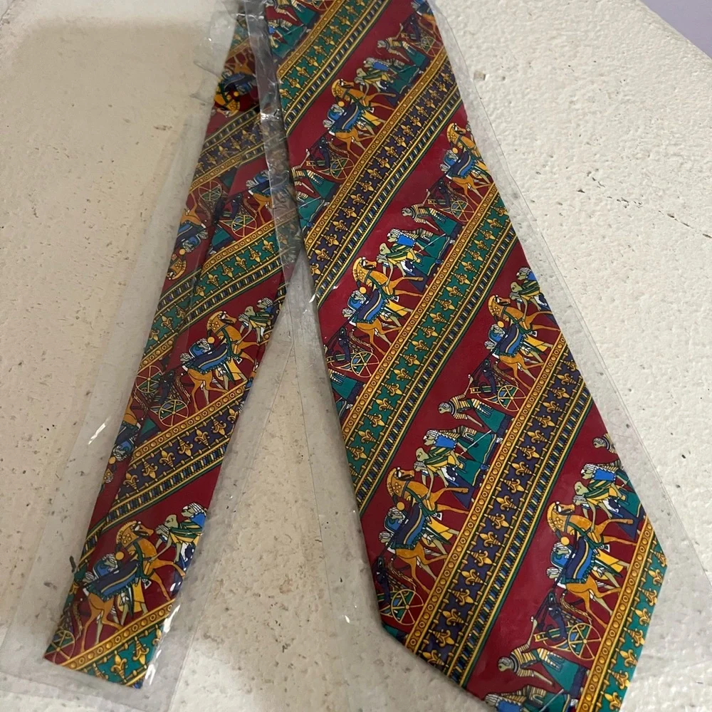 100% Pure Silk Made In Italy Equestrian‎ Knight ALL OVER Print Silk Tie Red Gold